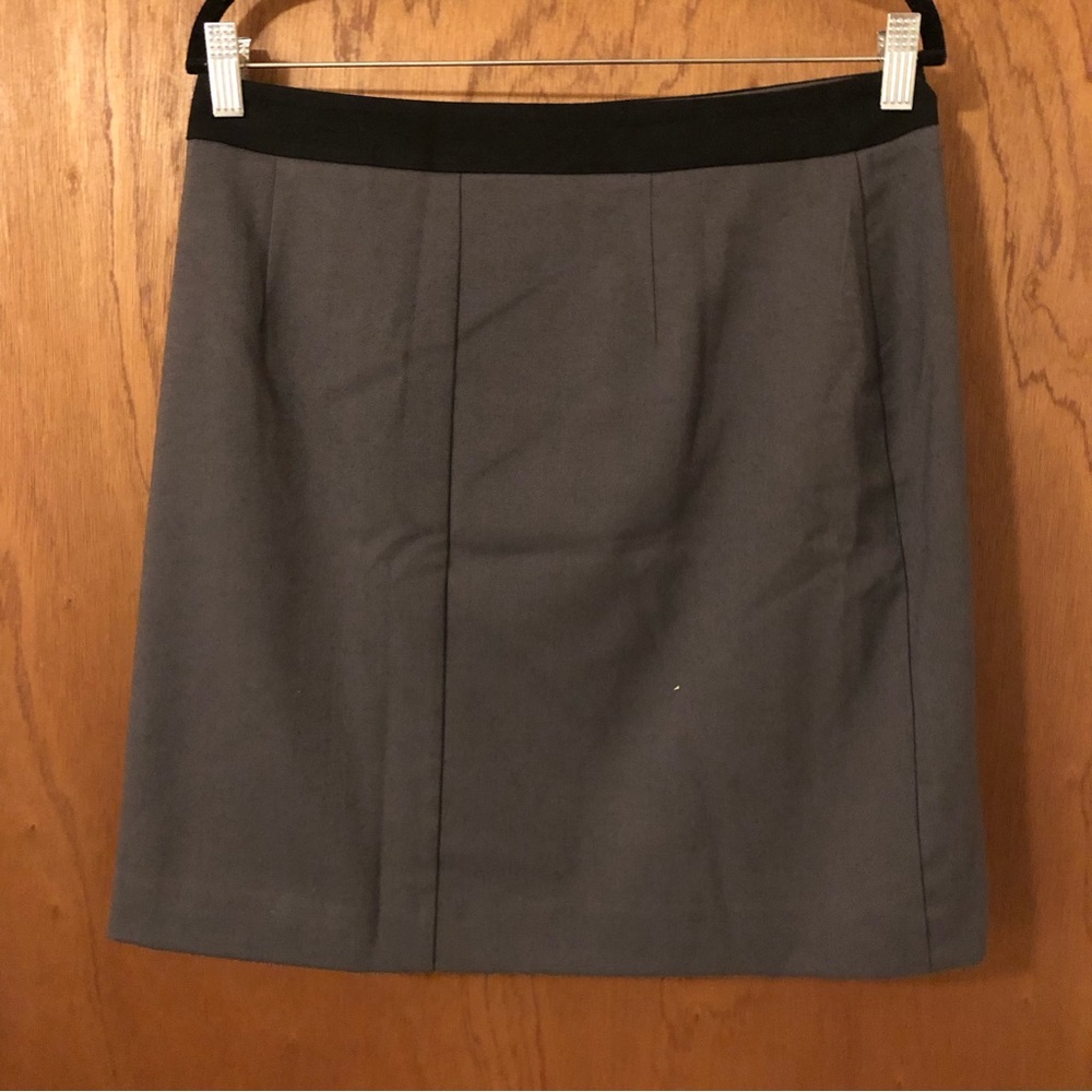 NWT! LOFT Gray Button Skirt - Picture 4 of 8